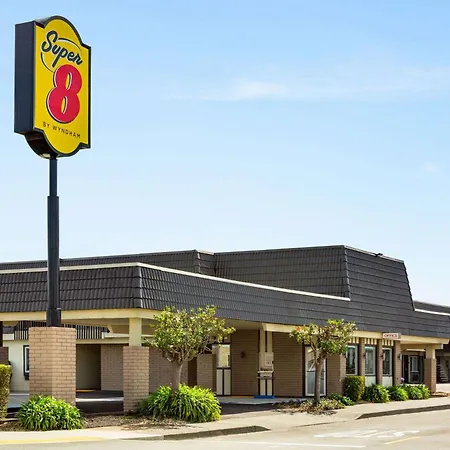 Super 8 By Wyndham Eureka-2