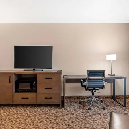 Best Western Plus Mill Creek Inn-3