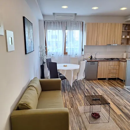 Apartments And Rooms Lorena 236-2