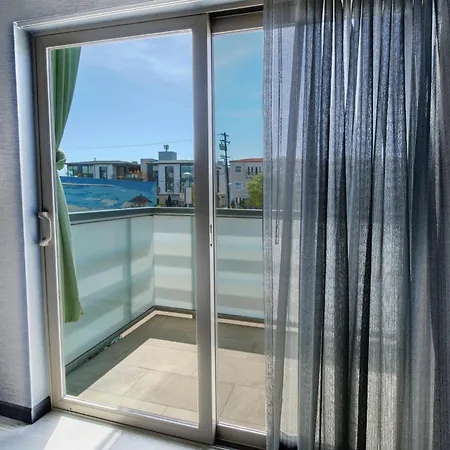 Shade Hotel Manhattan Beach-2