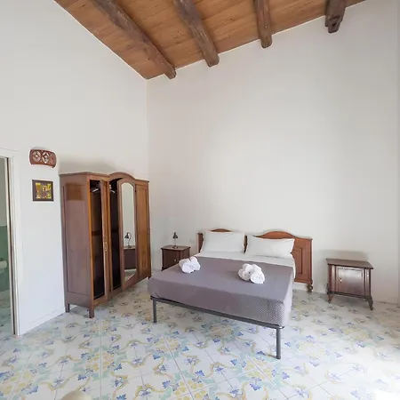 Casa Nina- Camere Con Vista Mare E Terrazza A Raito, Costiera Amalfitana-3