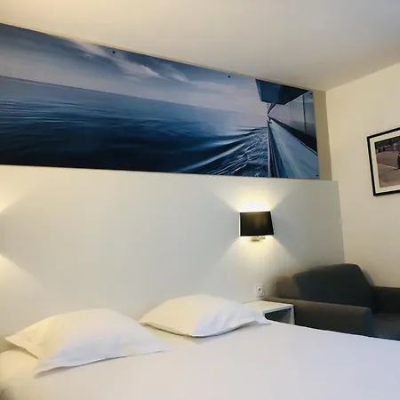 Hotel The Originals Bernay Acropole-3