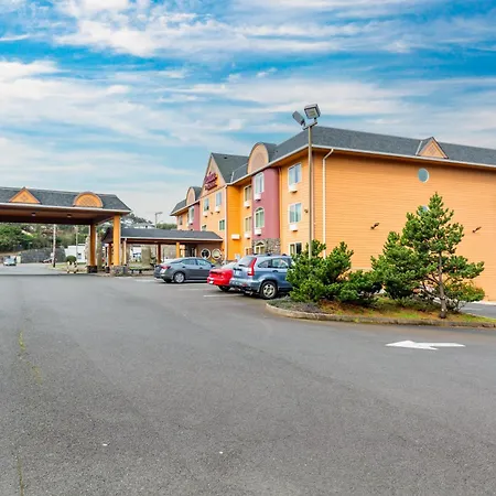 Palace Inn & Suites-3