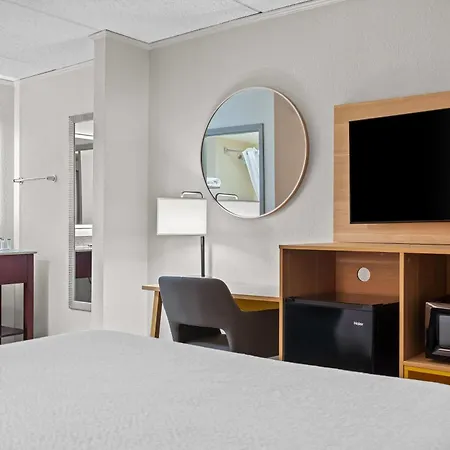 Days Inn By Wyndham Statesboro-3
