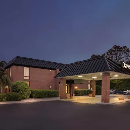 Days Inn By Wyndham Statesboro-2