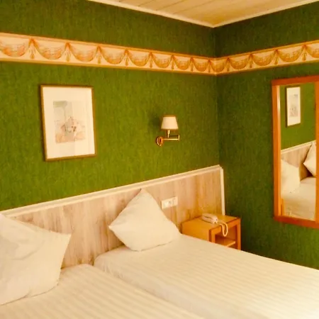 Hotel Restaurant Les Pins logis-2