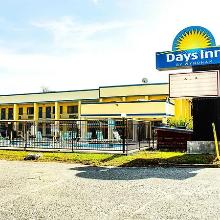 Days Inn By Wyndham Little River-3
