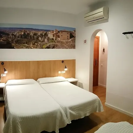 Hostal Restaurante Cornella-3