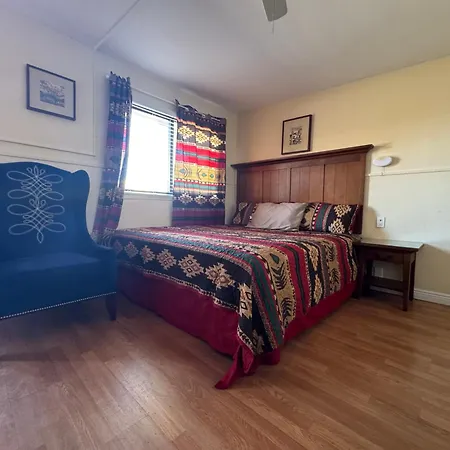 Apache Motel-2