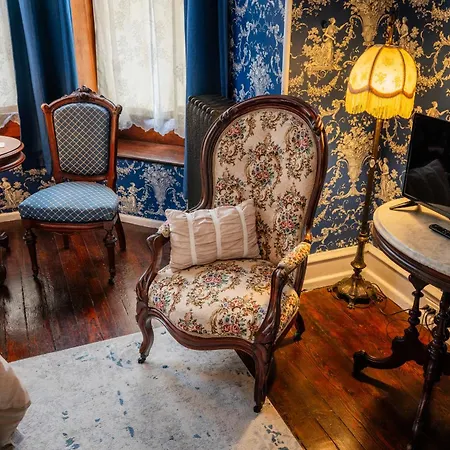Gifford-Risley House Bed And Breakfast-3