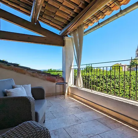 Le Clos Du Buis-2