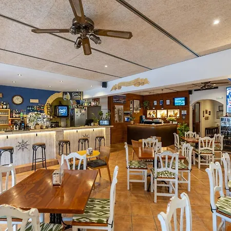 Hostal Doris - Adults Only-3