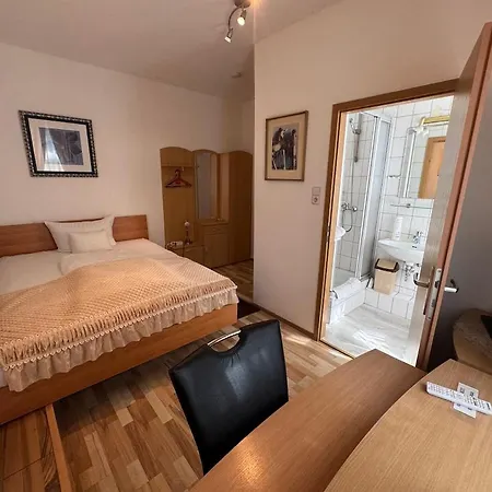 Hotel Happy-2