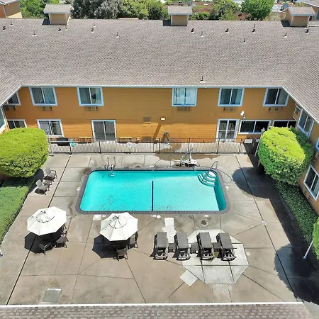 Quality Inn Near Six Flags Discovery Kingdom-Napa Valley-3