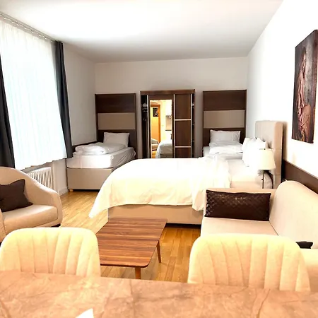 Akomo Bern-3