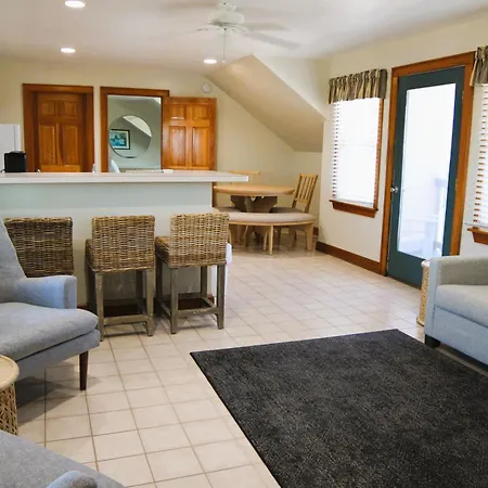 Pony Island Inn-2