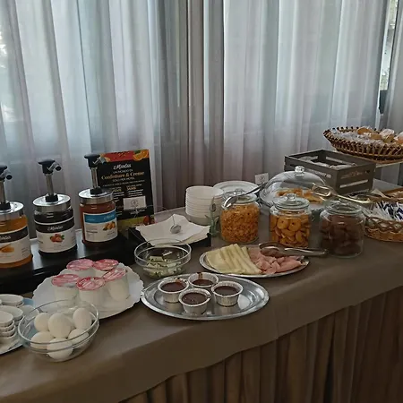 Hotel Chris-2