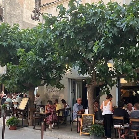 Le Royal Hôtel Restaurant-3