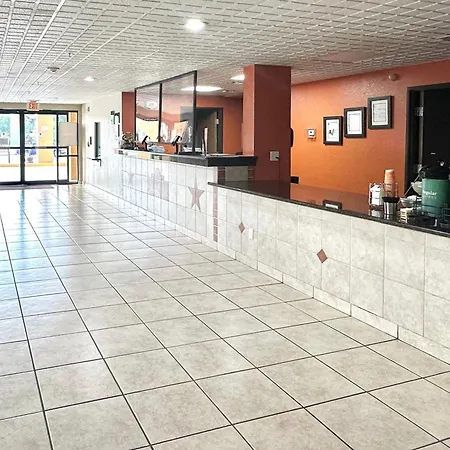 Quality Suites San Antonio Brooks City Base-2