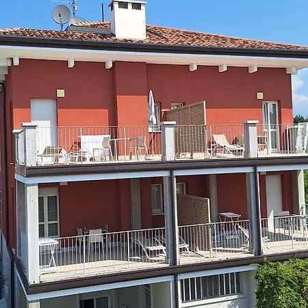 Vialeromadodici Rooms & Apartments-3