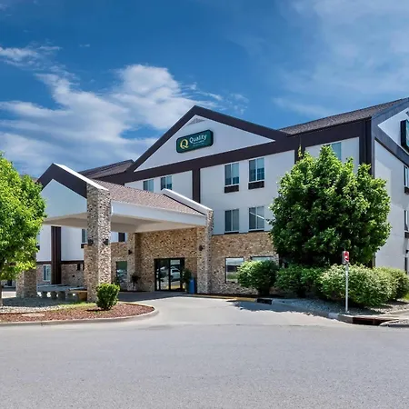 Quality Inn & Suites Manhattan-3
