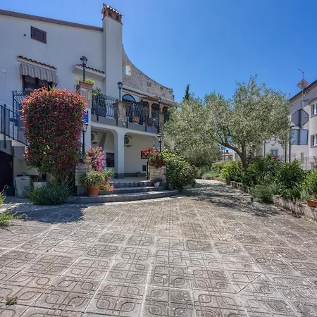 Guest House Jolanda-3