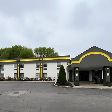 Super 8 By Wyndham Logansport-2