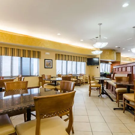 Comfort Suites Salina South-2