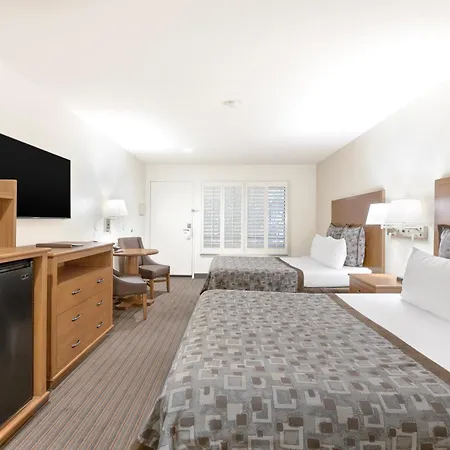 Anaheim Desert Inn & Suites-2