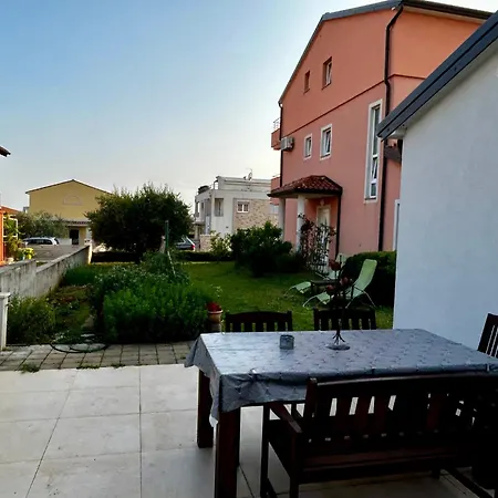Guest House Gloria-3