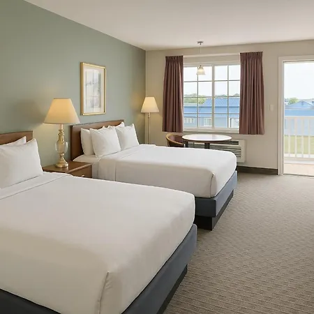 Great Lakes Inn Mackinaw City-3