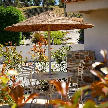 La Villa Nais PADEL&PISCINE -Suites&Appartements-3