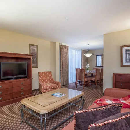 Clarion Collection Hotel Arlington Court Suites-3