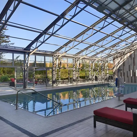 Hilton Toronto Airport Hotel & Suites-3