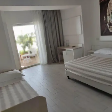 Est Hotel-2