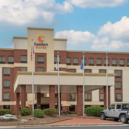 Comfort Suites Outlet Center-2