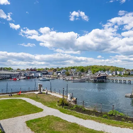 Boothbay Harbor Inn-3