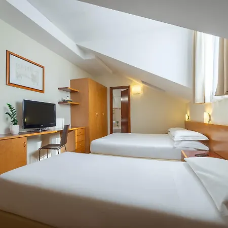 iH Hotels Milano ApartHotel Argonne Park-3