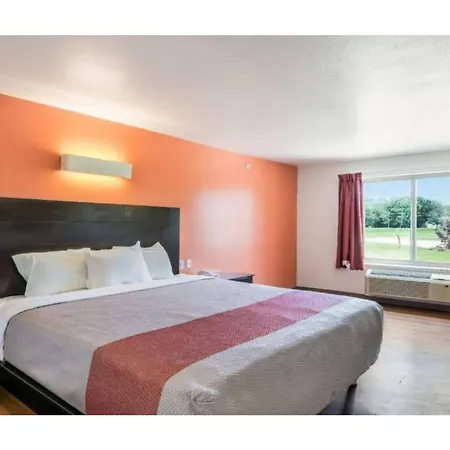 Motel 6 Peoria, Il-2