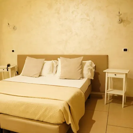 Bee Queen Hotel-3