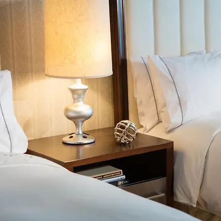 Renaissance Newark Airport Hotel-3