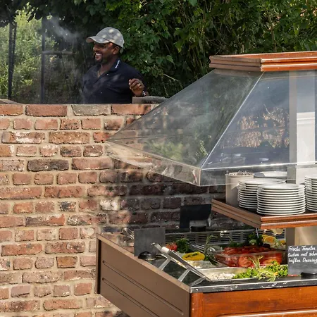 Sport- und Tagungshotel De Poort-3