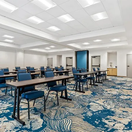 Hampton Inn & Suites St. Petersburg/Downtown-2