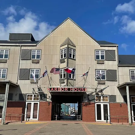 Harbor House Hotel And Marina At Pier 21-3