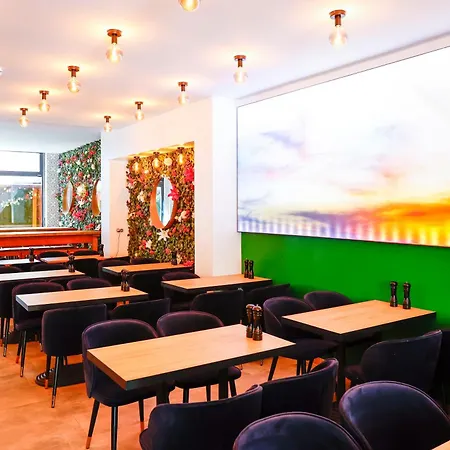 Hamburg Room-2
