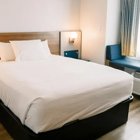 Microtel Inn & Suites By Wyndham Gulf Shores-2