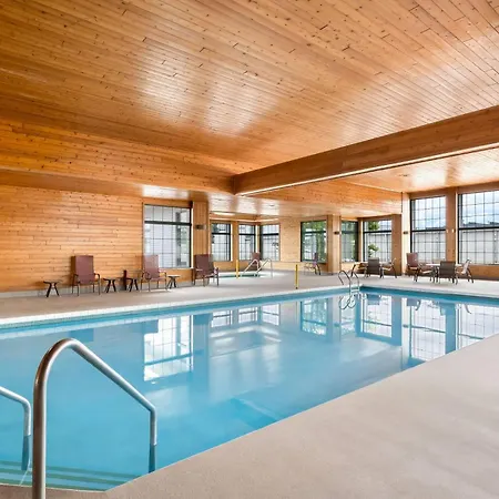 Super 8 By Wyndham La Crosse-3