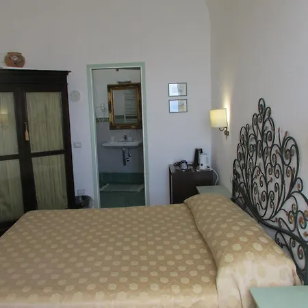 Domus Claudia-2