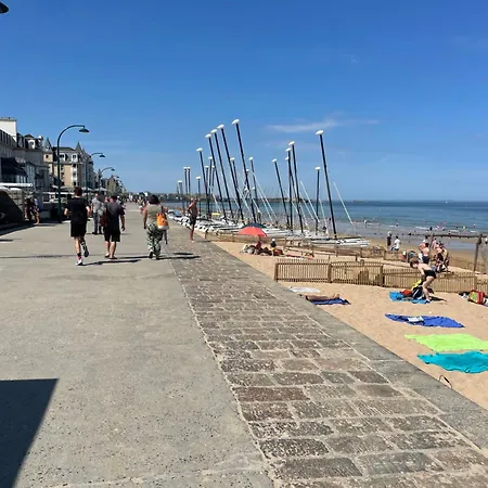 STUDIO 3 Mn de la PLAGE Terrasse Vélos Proche de la ville fortifiée-3