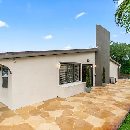 Super 8 By Wyndham Lantana West Palm Beach-3